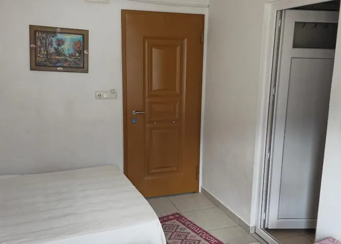 Проживание в семье Oezguer Likya Kumluca